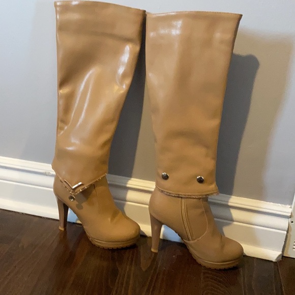 2in1 tan boots with bling details - Picture 2 of 10